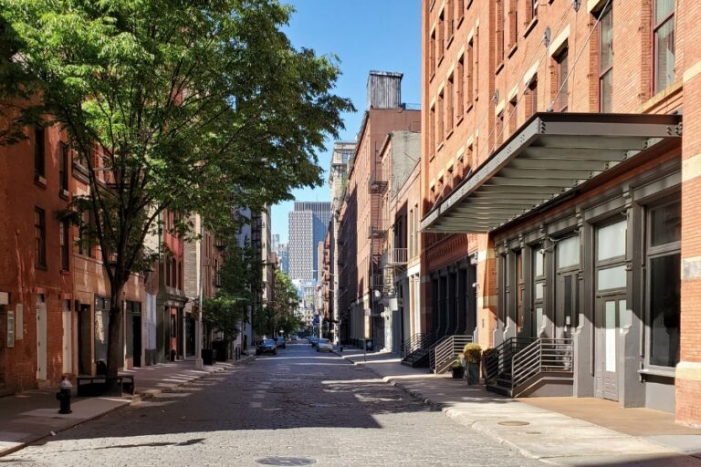 24 Best Places for Brunch in SoHo NYC – Local Favorites!